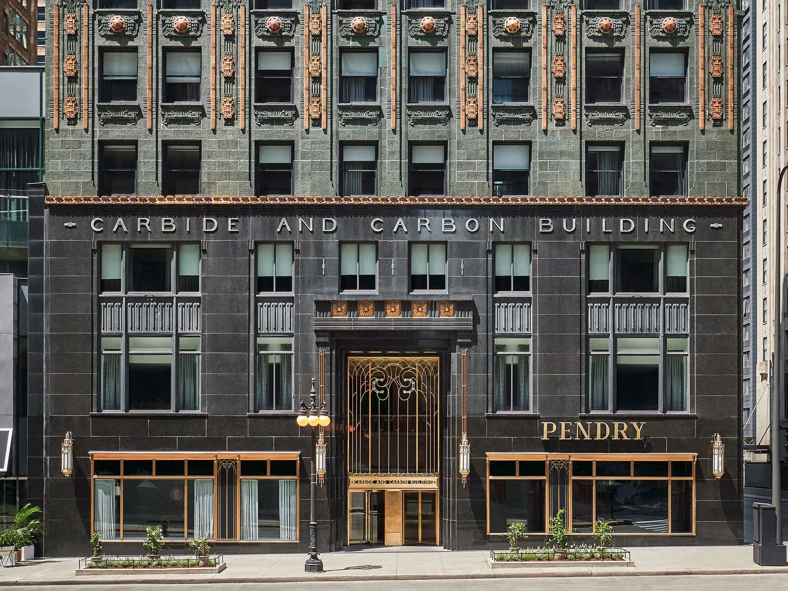 Where to Stay in Chicago If You Like to Eat