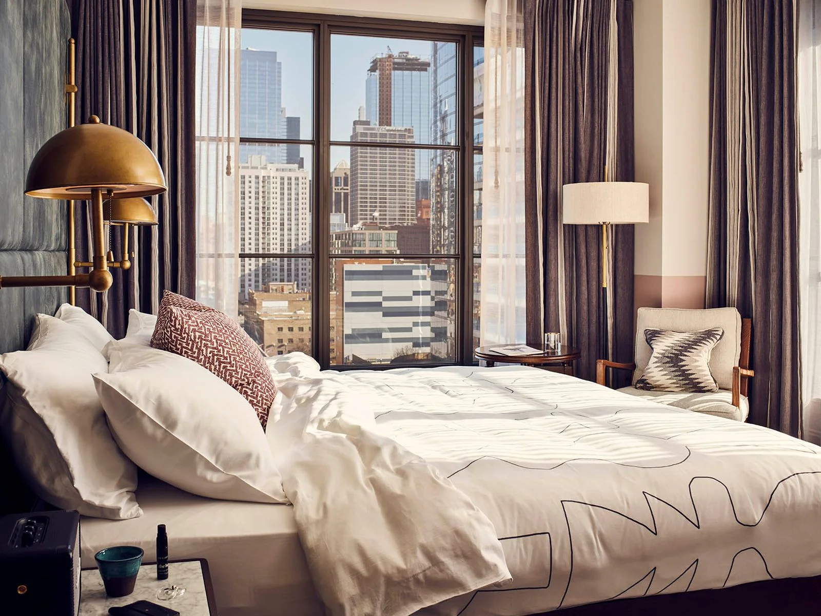 Where to Stay in Chicago If You Like to Eat