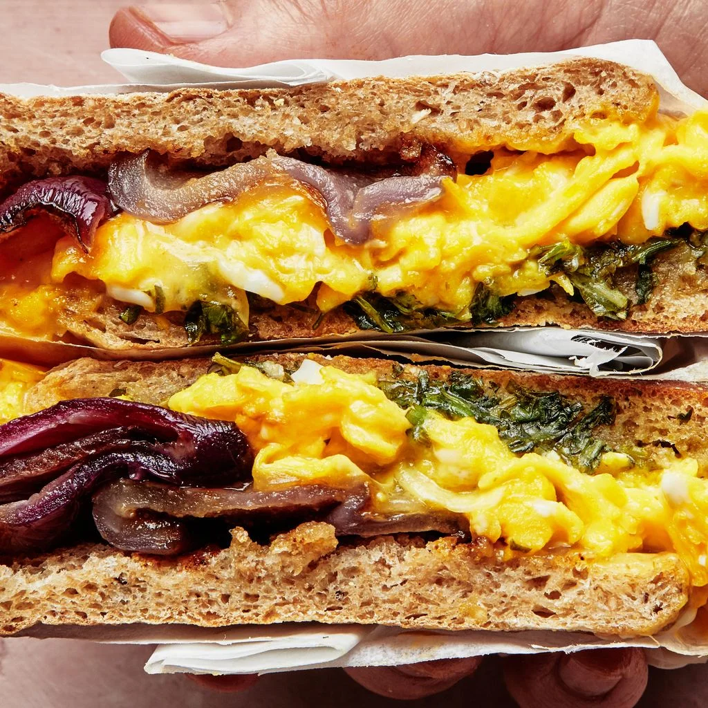 Egg and jammy onions breakfast sandwich recipe