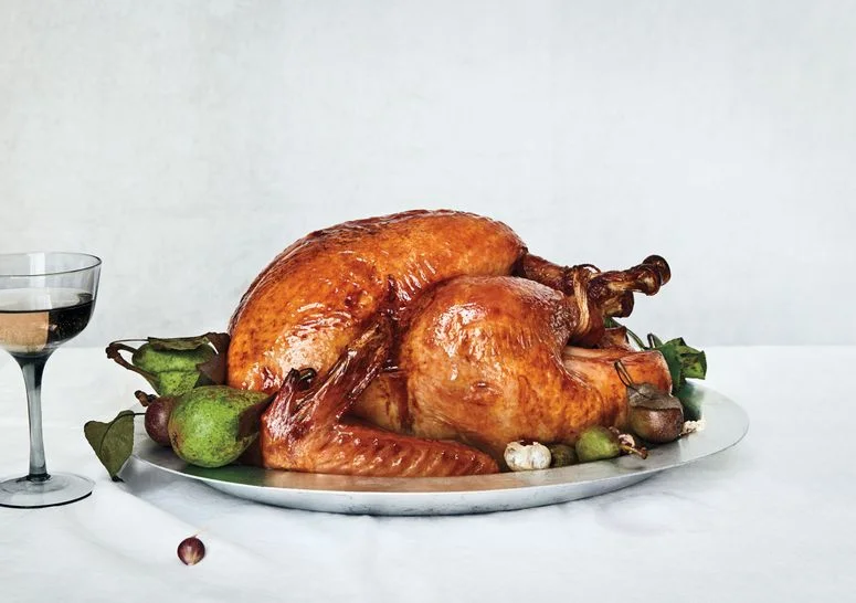 Side view of a Thanksgiving turkey.