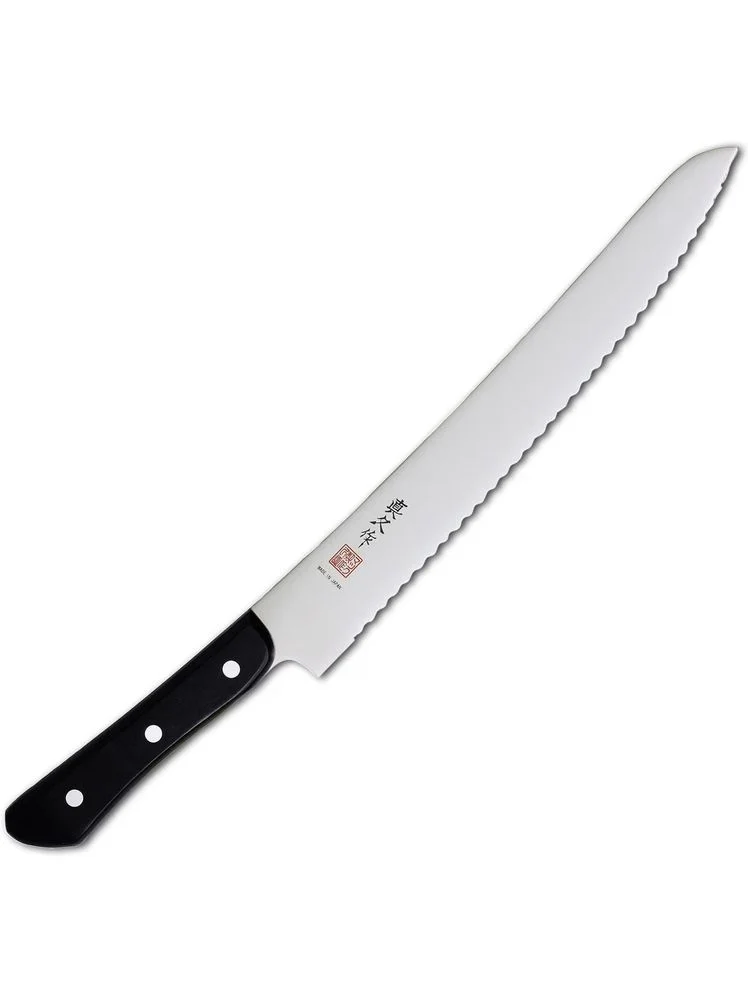 Image may contain: Blade, Weapon, Knife, Dagger, and Cutlery
